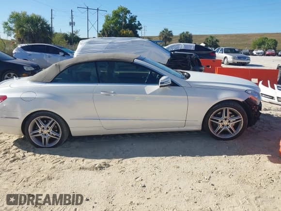 ✅ 2013 Mercedes-Benz E 350 • VIN: WDDKK5KF4DF209140 • Lot: 41829168. Listed on IAAI with 100,548 mi. Free auction sales archive from the USA and detailed vehicle history report at DreamBid. Image 14.