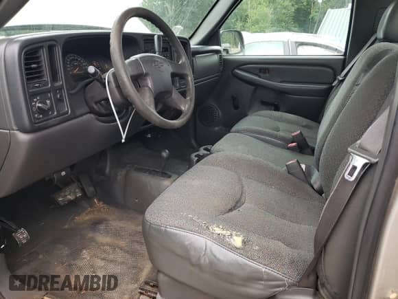 2006 Chevrolet Silverado 1500 Work Truck z VIN 3GCEK14X56G232594, wystawiony jako Copart lot #64507464 z przebiegiem 129 329 mil mil oraz Czysty tytuł • Clean title. Historia ofert i sprzedaży dostępna na DreamBid. Obrazek 8.