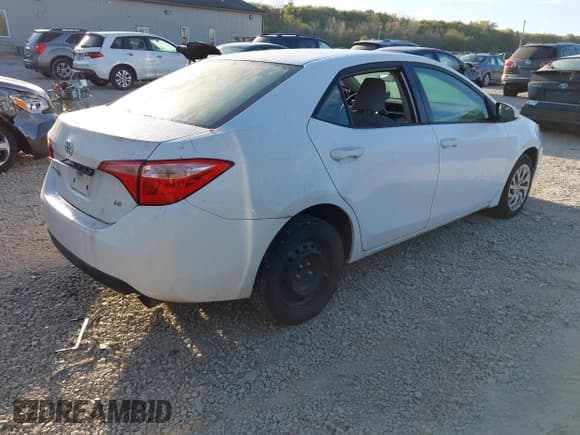 ✅ 2017 Toyota Corolla L • VIN: 2T1BURHE2HC846794 • Lot: 43484671. Wystawiony na IAAI z przebiegiem 345 000 mil. Bezpłatny archiwum sprzedaży aukcyjnych z USA i szczegółowy raport historii pojazdu na DreamBid. Zdjęcie 2.