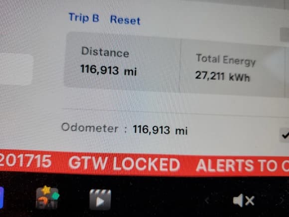 ✅ 2022 Tesla Model 3 • VIN: 5YJ3E1EA5NF201715 • Lot: 50732595. Listed on Copart with 116,913 mi. Free auction sales archive from the USA and detailed vehicle history report at DreamBid. Image 9.