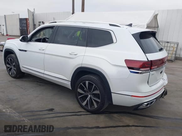 ✅ 2024 Volkswagen Atlas SEL Premium R-Line • VIN: 1V2FR2CA7RC543176 • Lot: 42358945. Wystawiony na IAAI z przebiegiem 7 066 mil. Bezpłatny archiwum sprzedaży aukcyjnych z USA i szczegółowy raport historii pojazdu na DreamBid. Zdjęcie 3.