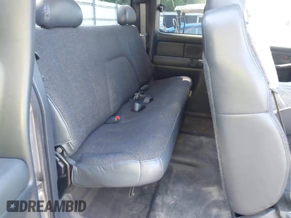 ✅ 2000 Chevrolet Silverado 1500 LS • VIN: 2GCEK19V2Y1186595 • Lot: 42780868. Wystawiony na IAAI z przebiegiem 220 024 mil mil. Skorzystaj z bezpłatnego archiwum sprzedaży aukcyjnych z USA i zobacz szczegółowy raport historii pojazdu na DreamBid. Zdjęcie 8.