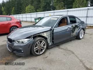 2018 BMW 3 Series 330i xDrive с VIN WBA8D9C58JEB35637, выставлен на аукционе Copart как лот 86408015 с пробегом 24 544 миль миль и Списание • Salvage title. История ставок и продаж доступна на DreamBid. Изображение 1.
