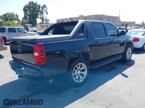 ✅ 2007 Chevrolet Avalanche LTZ • VIN: 3GNFK12357G143573 • Лот: 42762234. Опубликован ранее на IAAI с пробегом 283 869 миль. Бесплатный доступ к архиву аукционных продаж из США и подробный отчёт об истории автомобиля на DreamBid. Изображение 4.