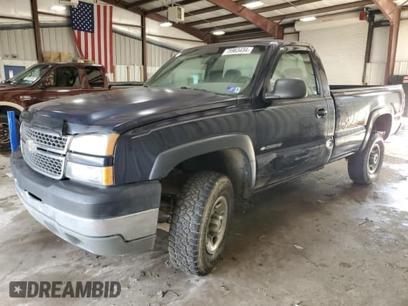 ✅ 2005 Chevrolet Silverado 2500HD • VIN: 1GCHK24G05E325497 • Лот: 75963434. Опубликован ранее на Copart с пробегом 147 222 миль. Бесплатный доступ к архиву аукционных продаж из США и подробный отчёт об истории автомобиля на DreamBid. Изображение 1.