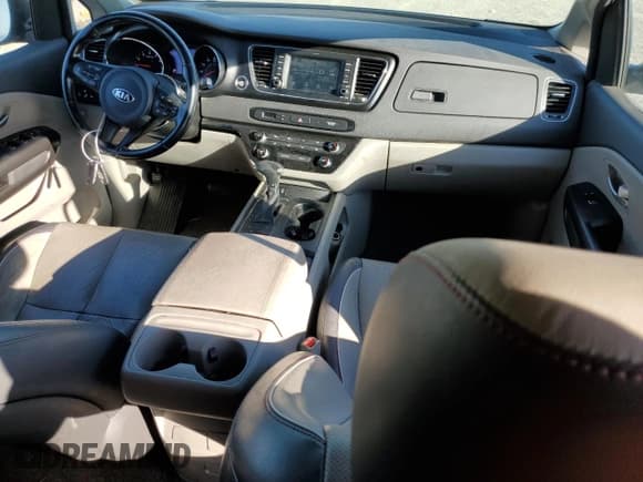 ✅ 2018 Kia Sedona LX • VIN: KNDMB5C15J6399922 • Лот: 84994605. Опубликован ранее на Copart с пробегом 71 080 миль. Бесплатный доступ к архиву аукционных продаж из США и подробный отчёт об истории автомобиля на DreamBid. Изображение 8.