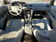 ✅ 2000 Toyota Camry CE • VIN: JT2BG28K8Y0422317 • Лот: 90794845. Опубликован ранее на Copart с пробегом 233 263 миль. Бесплатный доступ к архиву аукционных продаж из США и подробный отчёт об истории автомобиля на DreamBid. Изображение 8.