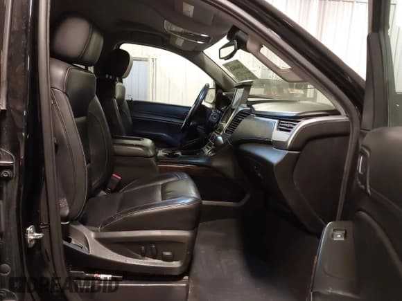 ✅ 2020 Chevrolet Suburban LT • VIN: 1GNSKHKC6LR182383 • Lot: 43640423. Listed on IAAI with 171,299 mi. Free auction sales archive from the USA and detailed vehicle history report at DreamBid. Image 5.