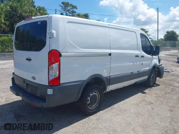 ✅ 2016 Ford Transit Cargo • VIN: 1FTYR1YM2GKB07832 • Lot: 42614414. Wystawiony na IAAI z przebiegiem Nie podano. Bezpłatny archiwum sprzedaży aukcyjnych z USA i szczegółowy raport historii pojazdu na DreamBid. Zdjęcie 4.