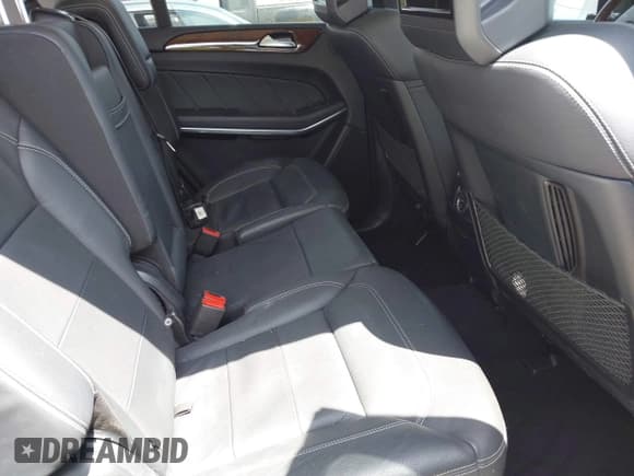 ✅ 2015 Mercedes-Benz GL 550 • VIN: 4JGDF7DE4FA479407 • Лот: 42261499. Опубликован ранее на IAAI с пробегом 93 462 миль. Бесплатный доступ к архиву аукционных продаж из США и подробный отчёт об истории автомобиля на DreamBid. Изображение 8.