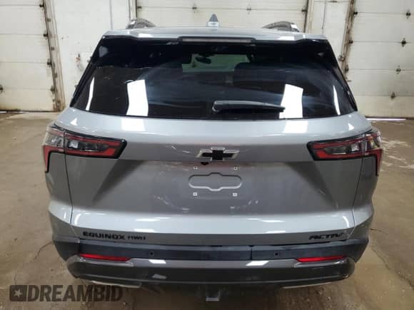 2025 Chevrolet Equinox AWD ACTIV z VIN 3GNAXSEGXSL169800, wystawiony jako Copart lot #84814685 z przebiegiem 18 185 mil mil oraz Szkoda całkowita • Salvage title. Historia ofert i sprzedaży dostępna na DreamBid. Obrazek 6.