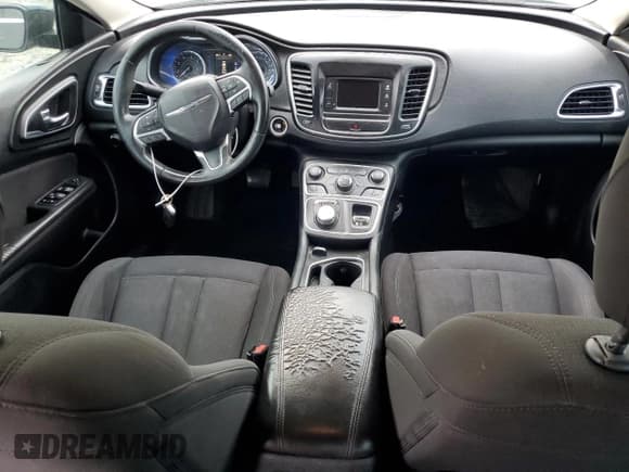 ✅ 2015 Chrysler 200 Limited • VIN: 1C3CCCAB0FN646046 • Lot: 63771975. Wystawiony na Copart z przebiegiem 134 847 mil. Bezpłatny archiwum sprzedaży aukcyjnych z USA i szczegółowy raport historii pojazdu na DreamBid. Zdjęcie 8.