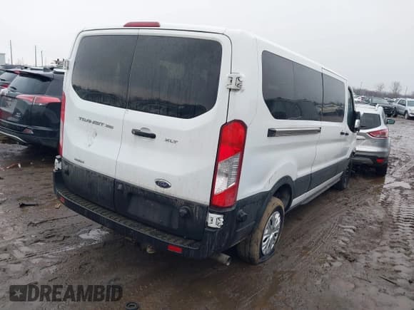 ✅ 2024 Ford Transit Passenger XL • VIN: 1FBAX2YG9RKA12439 • Lot: 41673862. Wystawiony na IAAI z przebiegiem Nie podano. Bezpłatny archiwum sprzedaży aukcyjnych z USA i szczegółowy raport historii pojazdu na DreamBid. Zdjęcie 4.