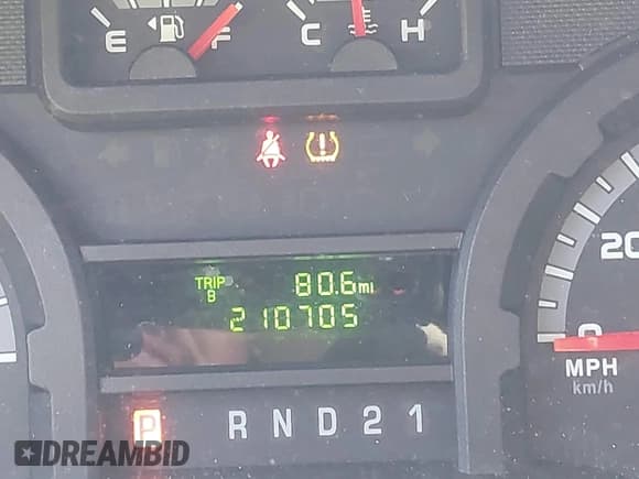 ✅ 2011 Ford Econoline Cargo Commercial • VIN: 1FTNE1EW3BDB39643 • Lot: 43095244. Listed on IAAI with 210,705 mi. Free auction sales archive from the USA and detailed vehicle history report at DreamBid. Image 14.