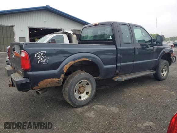 ✅ 2014 Ford F-250 XL • VIN: 1FT7X2B65EEA29317 • Lot: 56295505. Listed on Copart with 218,107 mi. Free auction sales archive from the USA and detailed vehicle history report at DreamBid. Image 3.