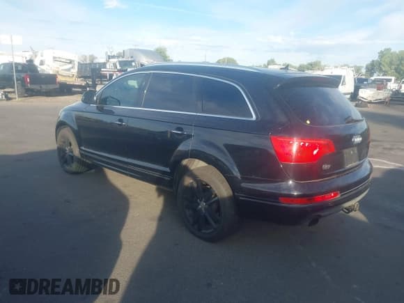 ✅ 2013 Audi Q7 Premium Plus • VIN: WA1LGAFE8DD004579 • Lot: 43188052. Wystawiony na IAAI z przebiegiem 163 282 mil. Bezpłatny archiwum sprzedaży aukcyjnych z USA i szczegółowy raport historii pojazdu na DreamBid. Zdjęcie 3.