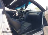 ✅ 2015 Hyundai Genesis Coupe Ultimate • VIN: KMHHU6KJ4FU124849 • Lot: 42647192. Wystawiony na IAAI z przebiegiem 79 892 mil. Bezpłatny archiwum sprzedaży aukcyjnych z USA i szczegółowy raport historii pojazdu na DreamBid. Zdjęcie 5.