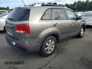 ✅ 2011 Kia Sorento LX • VIN: 5XYKTDA20BG145723 • Лот: 72037375. Опубликован ранее на Copart с пробегом 160 629 миль. Бесплатный доступ к архиву аукционных продаж из США и подробный отчёт об истории автомобиля на DreamBid. Изображение 3.