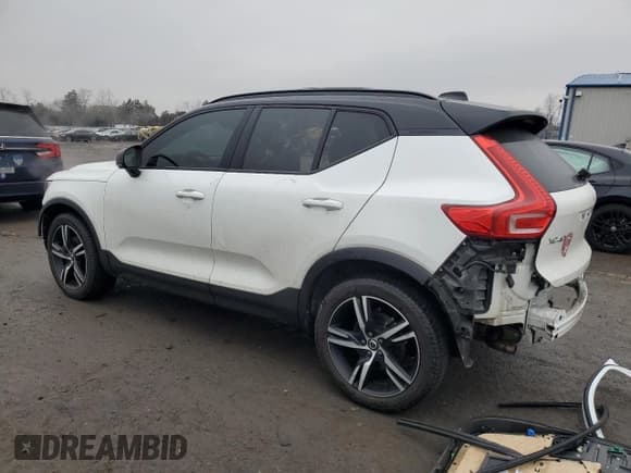 ✅ 2019 Volvo XC40 R-Design • VIN: YV4AC2HMXK2068129 • Lot: 43337635. Listed on Copart with 88,227 mi. Free auction sales archive from the USA and detailed vehicle history report at DreamBid. Image 2.