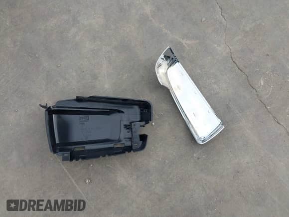 2022 Chevrolet Silverado 1500 LT z VIN 3GCPWCED9NG151593, wystawiony jako IAAI lot #42678291 z przebiegiem 56 973 mil mil oraz . Historia ofert i sprzedaży dostępna na DreamBid. Obrazek 12.