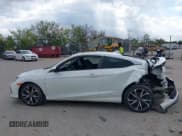 ✅ 2018 Honda Civic Si • VIN: 2HGFC3A52JH751063 • Lot: 43276337. Wystawiony na IAAI z przebiegiem 86 215 mil. Bezpłatny archiwum sprzedaży aukcyjnych z USA i szczegółowy raport historii pojazdu na DreamBid. Zdjęcie 14.