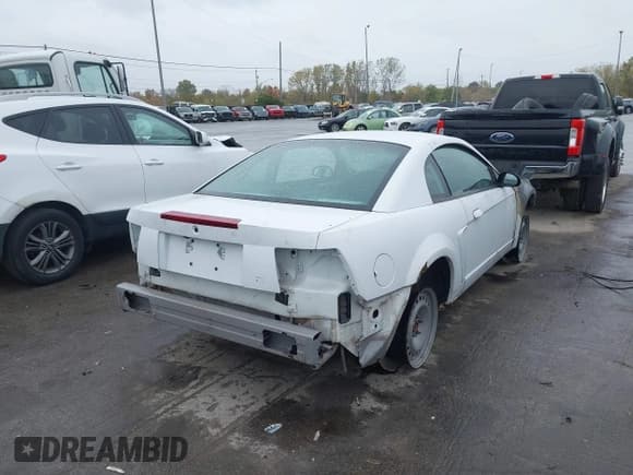 ✅ 2004 Ford Mustang Standard • VIN: 1FAFP40464F125870 • Lot: 43501805. Listed on IAAI with Not provided. Free auction sales archive from the USA and detailed vehicle history report at DreamBid. Image 4.