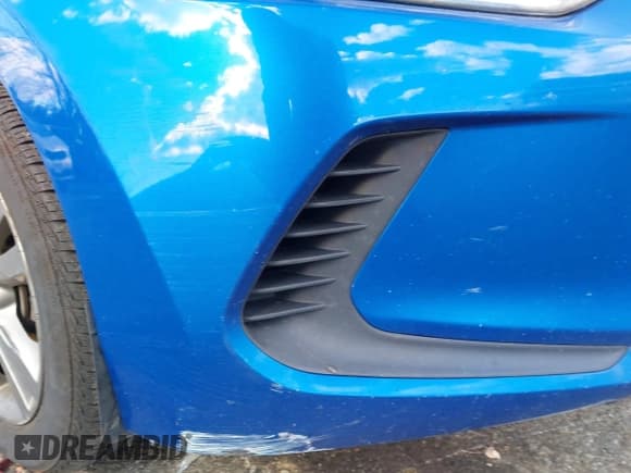 ✅ 2017 Hyundai Elantra SE • VIN: 5NPD84LF6HH181475 • Lot: 43626162. Listed on IAAI with 144,431 mi. Free auction sales archive from the USA and detailed vehicle history report at DreamBid. Image 17.