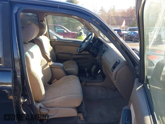 ✅ 1999 Toyota 4Runner SR5 • VIN: JT3HN86R8X0242526 • Lot: 43620475. Listed on IAAI with 131,096 mi. Free auction sales archive from the USA and detailed vehicle history report at DreamBid. Image 5.