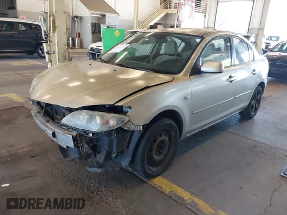 ✅ 2004 Mazda 3 i • VIN: JM1BK12F341195439 • Лот: 42724660. Опубликован ранее на IAAI с пробегом 231 459 миль. Бесплатный доступ к архиву аукционных продаж из США и подробный отчёт об истории автомобиля на DreamBid. Изображение 18.