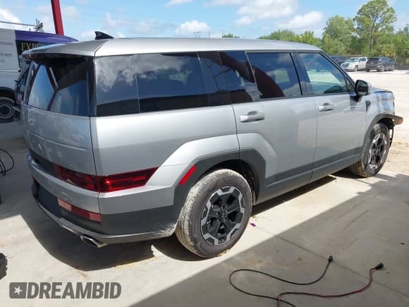 ✅ 2025 Hyundai Santa Fe SE • VIN: 5NMP14GL3SH129405 • Lot: 42752744. Listed on IAAI with 5,404 mi. Free auction sales archive from the USA and detailed vehicle history report at DreamBid. Image 4.