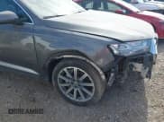 ✅ 2018 Audi Q7 Prestige • VIN: WA1VAAF71JD036197 • Lot: 43300322. Wystawiony na IAAI z przebiegiem 127 342 mil. Bezpłatny archiwum sprzedaży aukcyjnych z USA i szczegółowy raport historii pojazdu na DreamBid. Zdjęcie 20.