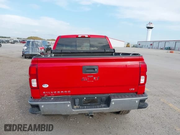 ✅ 2018 Chevrolet Silverado 1500 LTZ • VIN: 3GCUKSEC9JG328282 • Lot: 43266149. Wystawiony na IAAI z przebiegiem 188 401 mil. Bezpłatny archiwum sprzedaży aukcyjnych z USA i szczegółowy raport historii pojazdu na DreamBid. Zdjęcie 20.
