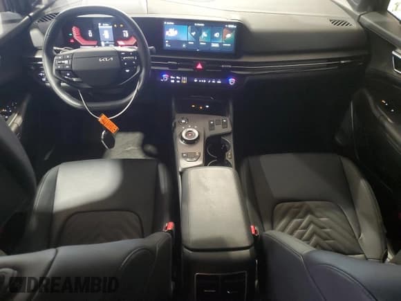 ✅ 2026 Kia Sportage X-Line • VIN: KNDPVDDGXT7267057 • Lot: 85686955. Wystawiony na Copart z przebiegiem 8 778 mil. Bezpłatny archiwum sprzedaży aukcyjnych z USA i szczegółowy raport historii pojazdu na DreamBid. Zdjęcie 8.