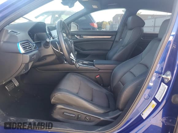 ✅ 2019 Honda Accord Sport • VIN: 1HGCV1F3XKA153599 • Lot: 84656695. Listed on Copart with 61,231 mi. Free auction sales archive from the USA and detailed vehicle history report at DreamBid. Image 7.