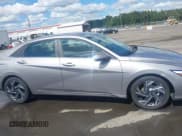 ✅ 2025 Hyundai Elantra SEL Convenience • VIN: KMHLS4DG3SU935865 • Лот: 43255381. Опубликован ранее на IAAI с пробегом 5 020 миль. Бесплатный доступ к архиву аукционных продаж из США и подробный отчёт об истории автомобиля на DreamBid. Изображение 13.