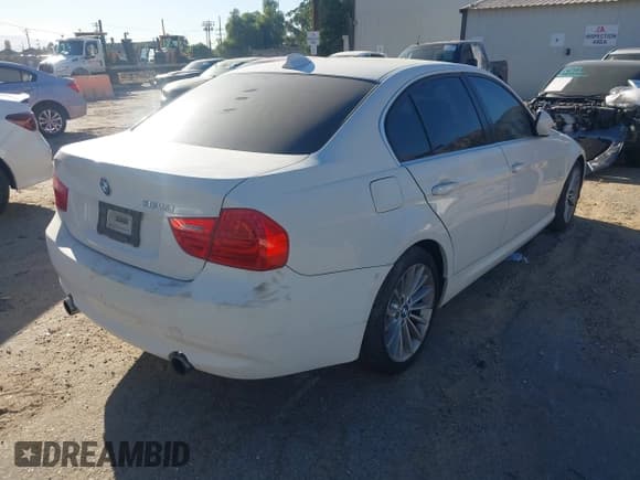 ✅ 2011 BMW 3 Series 335i • VIN: WBAPM5C57BE435298 • Lot: 43910997. Listed on IAAI with 135,142 mi. Free auction sales archive from the USA and detailed vehicle history report at DreamBid. Image 4.