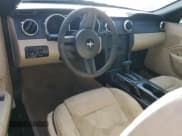 ✅ 2007 Ford Mustang Deluxe • VIN: 1ZVFT80N075272716 • Lot: 90660935. Wystawiony na Copart z przebiegiem 198 114 mil. Bezpłatny archiwum sprzedaży aukcyjnych z USA i szczegółowy raport historii pojazdu na DreamBid. Zdjęcie 8.