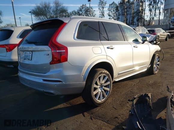 ✅ 2018 Volvo XC90 Inscription • VIN: YV4A22PL7J1201834 • Lot: 43550924. Listed on IAAI with Not provided. Free auction sales archive from the USA and detailed vehicle history report at DreamBid. Image 4.