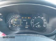 ✅ 2019 Lincoln MKC Standard • VIN: 5LMCJ1C96KUL03573 • Lot: 43224437. Wystawiony na IAAI z przebiegiem 124 787 mil. Bezpłatny archiwum sprzedaży aukcyjnych z USA i szczegółowy raport historii pojazdu na DreamBid. Zdjęcie 7.