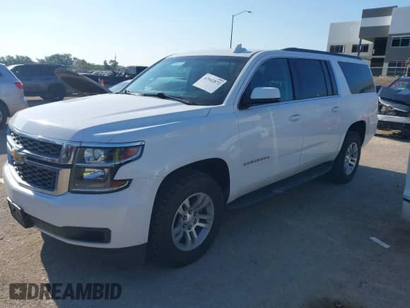 2018 Chevrolet Suburban LS z VIN 1GNSKGKC1JR137052, wystawiony jako IAAI lot #42942872 z przebiegiem 150 898 mil mil oraz . Historia ofert i sprzedaży dostępna na DreamBid. Obrazek 17.