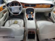 ✅ 1999 Jaguar XJ • VIN: SAJKD6042XC876937 • Lot: 66366064. Wystawiony na Copart z przebiegiem 121 747 mil. Bezpłatny archiwum sprzedaży aukcyjnych z USA i szczegółowy raport historii pojazdu na DreamBid. Zdjęcie 8.