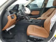 ✅ 2015 BMW 3 Series 328i xDrive • VIN: WBA3G7C50FK296818 • Lot: 83864145. Wystawiony na Copart z przebiegiem 72 887 mil. Bezpłatny archiwum sprzedaży aukcyjnych z USA i szczegółowy raport historii pojazdu na DreamBid. Zdjęcie 7.