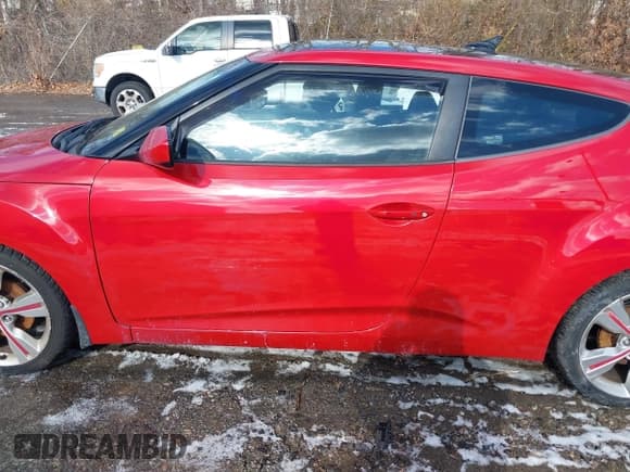 ✅ 2017 Hyundai Veloster • VIN: KMHTC6ADXHU315848 • Lot: 41529421. Listed on IAAI with 109,591 mi. Free auction sales archive from the USA and detailed vehicle history report at DreamBid. Image 14.