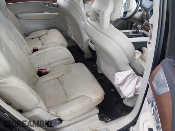 ✅ 2018 Volvo XC90 Inscription • VIN: YV4A22PL2J1377688 • Lot: 42478411. Listed on IAAI with 80,341 mi. Free auction sales archive from the USA and detailed vehicle history report at DreamBid. Image 8.