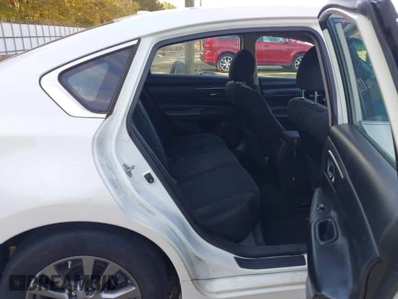 ✅ 2015 Nissan Altima S • VIN: 1N4AL3AP1FC586343 • Лот: 43482706. Опубликован ранее на IAAI с пробегом 207 520 миль. Бесплатный доступ к архиву аукционных продаж из США и подробный отчёт об истории автомобиля на DreamBid. Изображение 8.