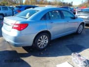 ✅ 2012 Chrysler 200 Touring • VIN: 1C3CCBBB6CN174200 • Lot: 43671017. Wystawiony na IAAI z przebiegiem 254 572 mil. Bezpłatny archiwum sprzedaży aukcyjnych z USA i szczegółowy raport historii pojazdu na DreamBid. Zdjęcie 4.