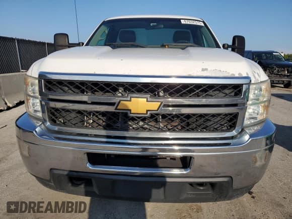 ✅ 2012 Chevrolet Silverado 2500HD Work Truck • VIN: 1GC0CVCG8CF156043 • Lot: 67032575. Wystawiony na Copart z przebiegiem 250 162 mil. Bezpłatny archiwum sprzedaży aukcyjnych z USA i szczegółowy raport historii pojazdu na DreamBid. Zdjęcie 5.