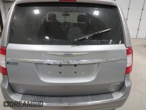 ✅ 2015 Chrysler Town & Country Limited • VIN: 2C4RC1JG0FR698673 • Lot: 43383798. Wystawiony na IAAI z przebiegiem 153 278 mil. Bezpłatny archiwum sprzedaży aukcyjnych z USA i szczegółowy raport historii pojazdu na DreamBid. Zdjęcie 16.