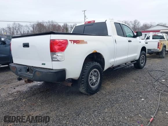 ✅ 2012 Toyota Tundra • VIN: 5TFUW5F18CX243712 • Lot: 41868069. Wystawiony na IAAI z przebiegiem 226 059 mil. Bezpłatny archiwum sprzedaży aukcyjnych z USA i szczegółowy raport historii pojazdu na DreamBid. Zdjęcie 4.