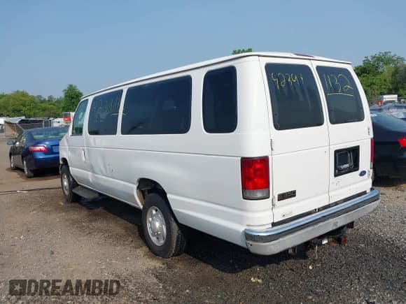 ✅ 2004 Ford Econoline Passenger XL • VIN: 1FBSS31L84HA63095 • Lot: 42391132. Listed on IAAI with 158,587 mi. Free auction sales archive from the USA and detailed vehicle history report at DreamBid. Image 3.